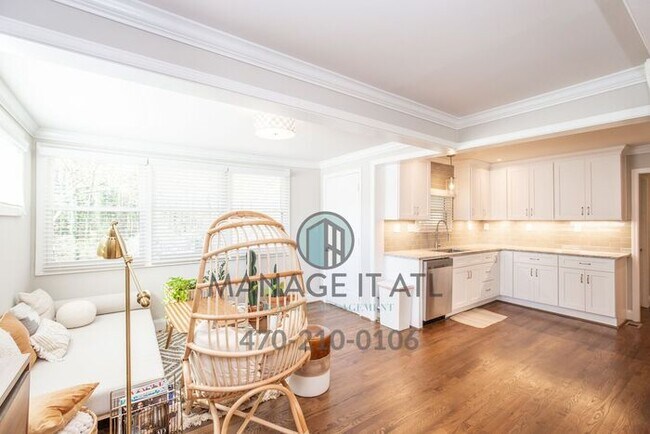 Building Photo - FULLY RENOVATED 2 Bedroom House close to I...