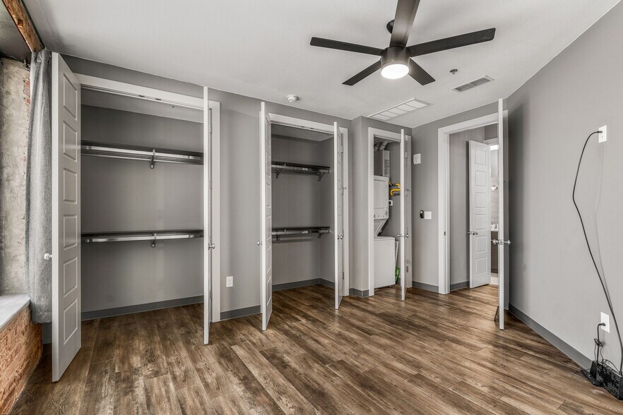 Building Photo - 901 9th St