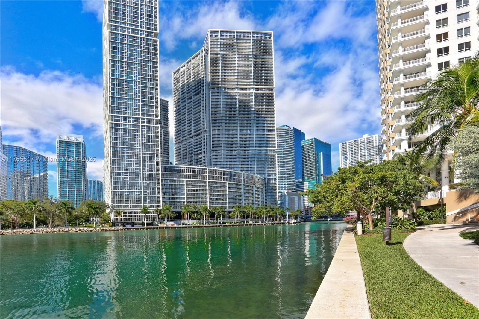 Building Photo - 701 Brickell Key Blvd