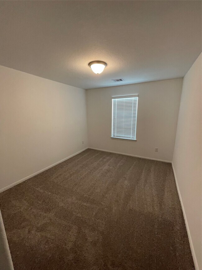 Building Photo - 8111 Royal Palm Ct