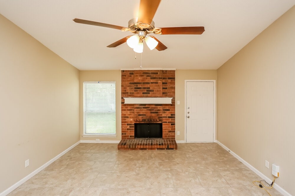 Building Photo - 4214 Worth Forest Dr
