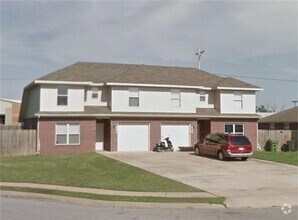 Building Photo - 3005 S E St
