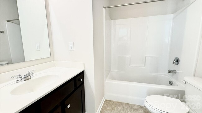 Building Photo - 1135 Overlake Dr