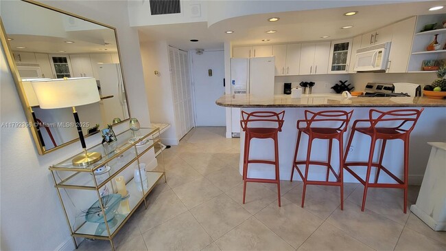 Building Photo - 401 Ocean Dr