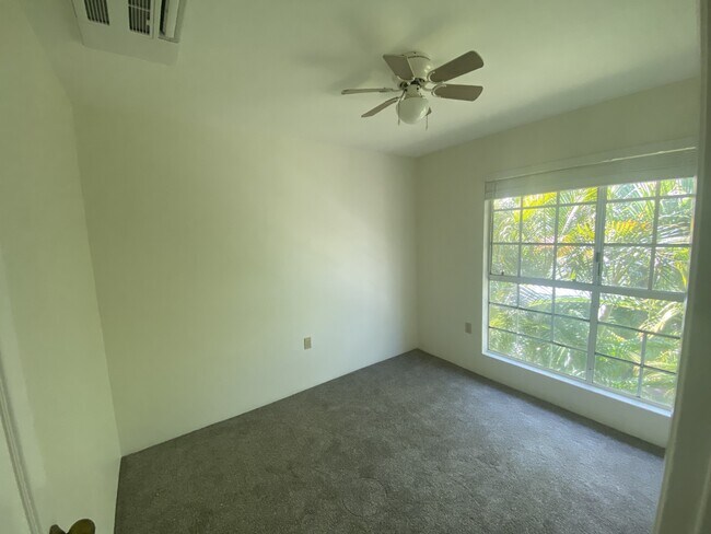 Building Photo - 160 Keonekai Rd