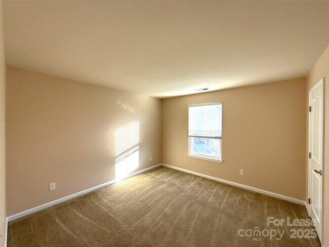 Building Photo - 134 Ashton Dr