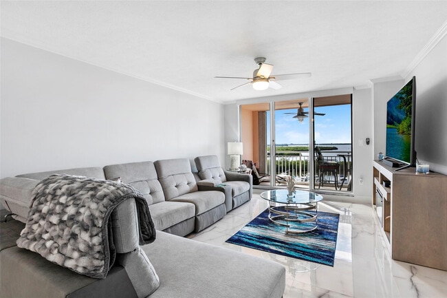 Building Photo - 5167 N Hwy A1A