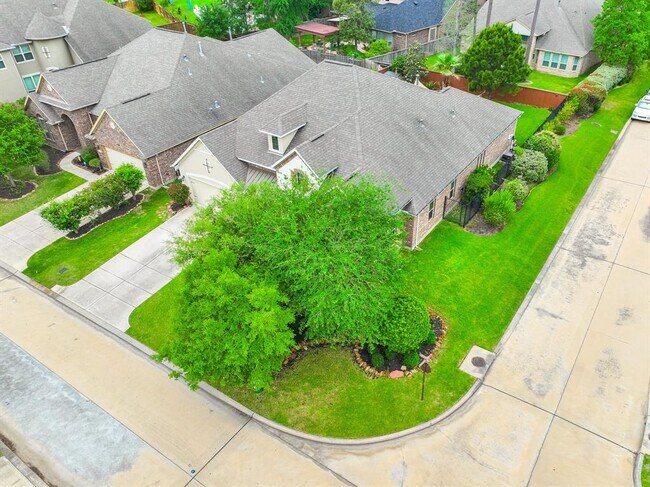 Building Photo - 26 Lufberry Pl