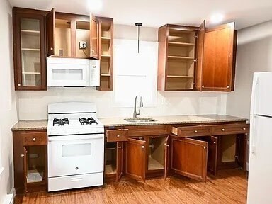 Building Photo - 15 Church Ave