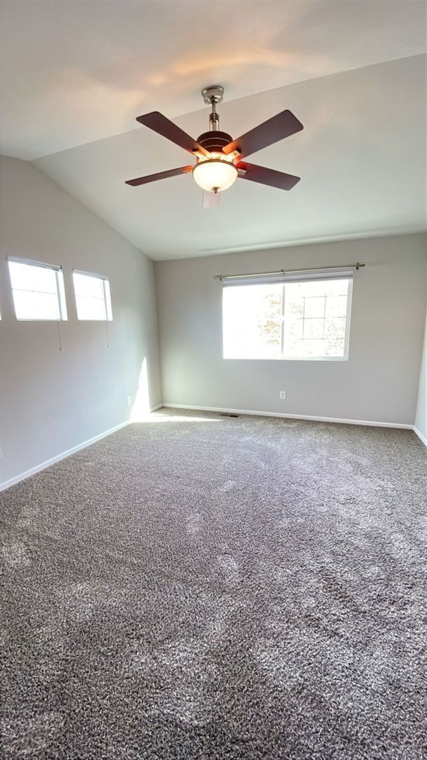 Building Photo - Charming 2 Bedroom, 2.5 bath Townhome in Fabulous Erie, Co!