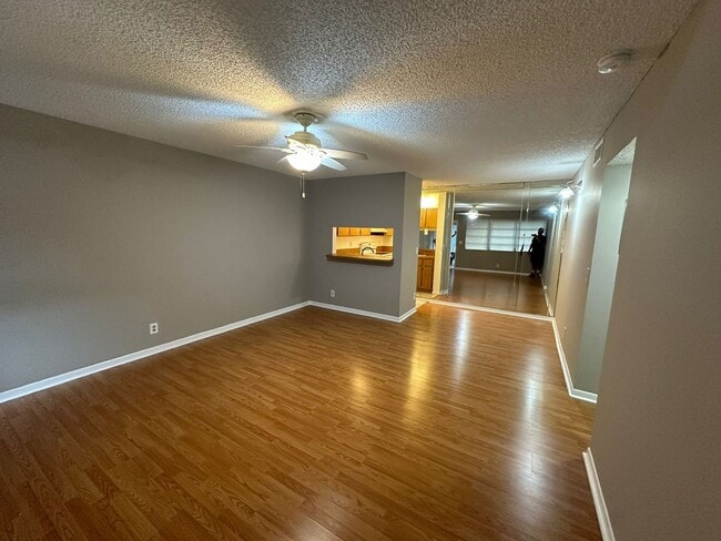 Building Photo - Beautiful 2/2 Unit at Lakewood Village at ...