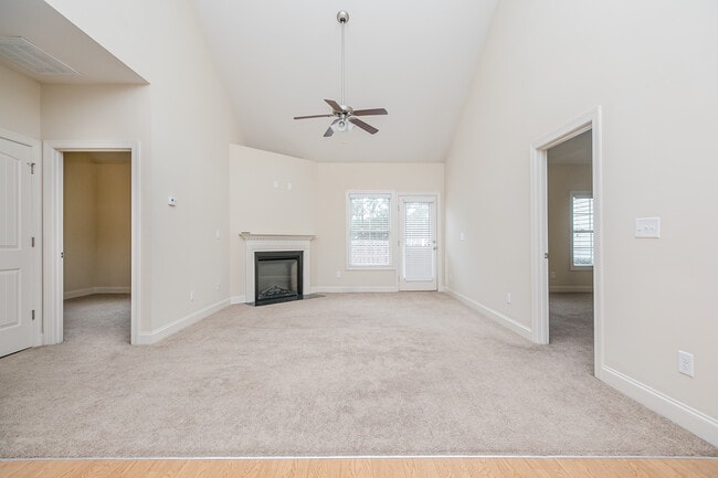 Building Photo - 948 Erika Ln