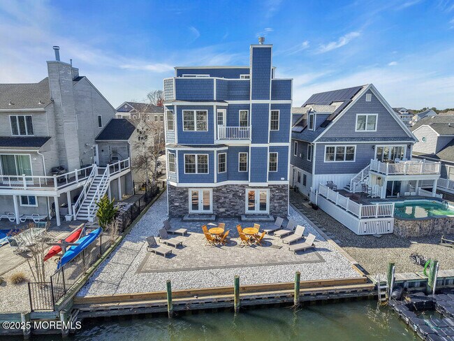Building Photo - 141 Vanard Dr