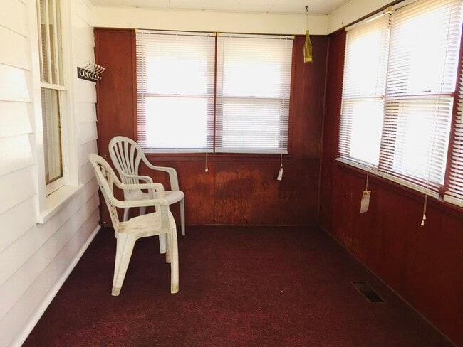 Enclosed porch - 3025 Crescent Ave