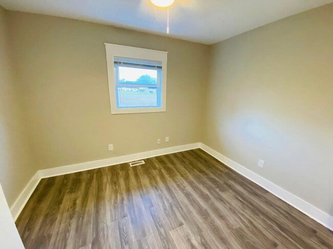 Building Photo - 1410 E Grundy St