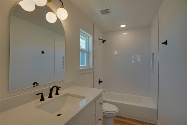 Building Photo - 302 Red Bird Ln