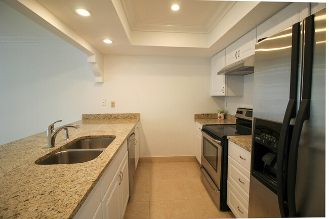 Building Photo - 1437 White Pine Dr