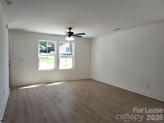 Building Photo - 1413 Arden Ave