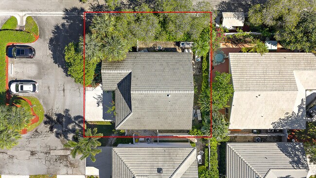 Building Photo - 15 Commodore Pl