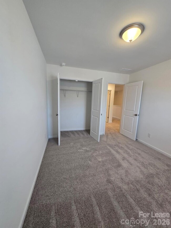 Building Photo - 774 Kitfox Dr NW