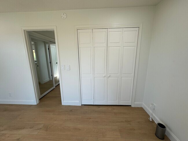 Building Photo - 5430 Sunny Ridge Pl