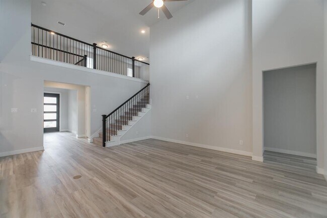 Building Photo - 155 Renodes Garden Ln