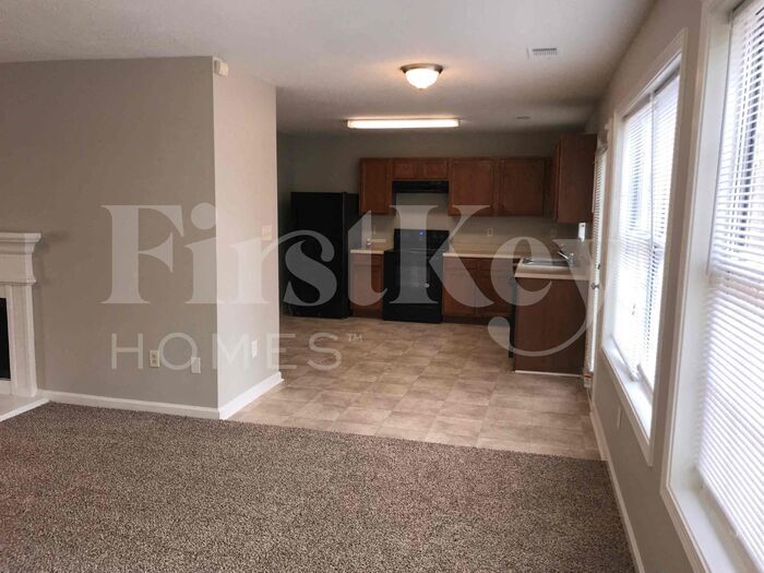Building Photo - 7114 Ravenwood Ln