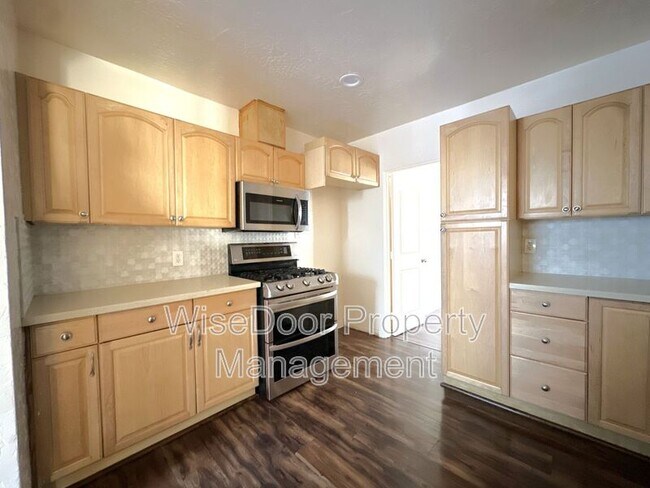 Building Photo - 6204 Gretna Ave