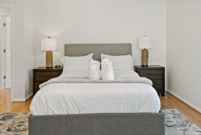 Building Photo - 6505 Columbia Pike