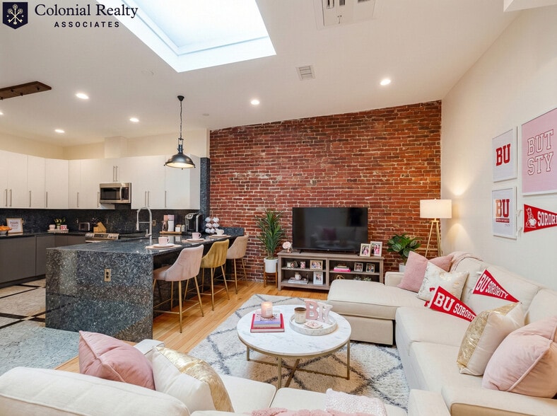 Building Photo - 25 St Marys Ct