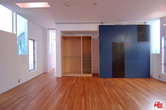 Building Photo - 116 Pacific Ave