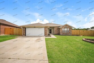 Building Photo - 8909 Woodbend Dr