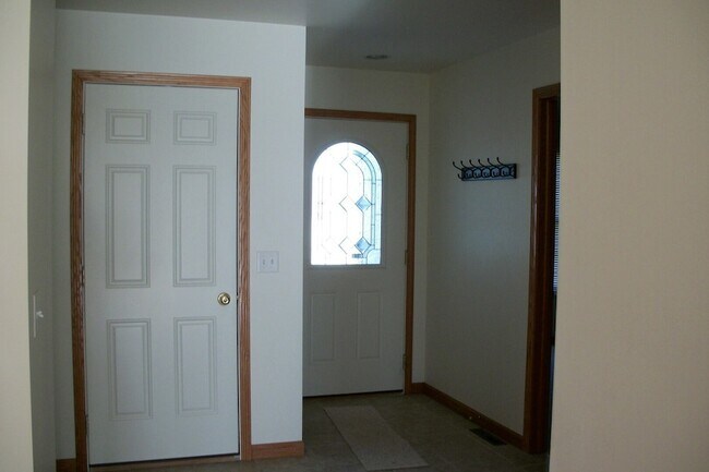 Building Photo - 332 Cassidy Ct