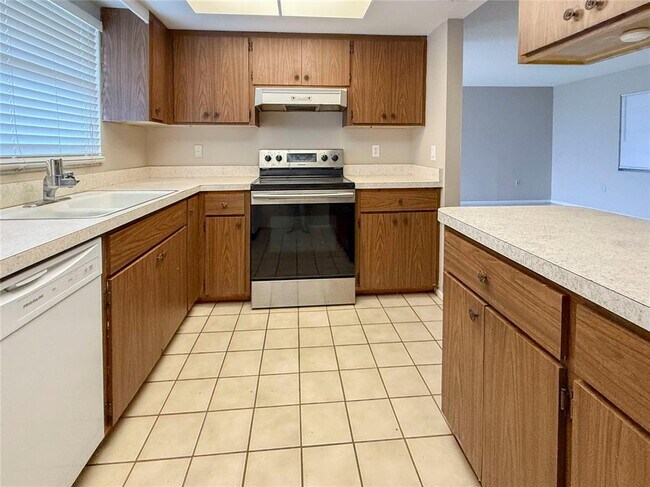 Building Photo - 4417 Parnell Dr