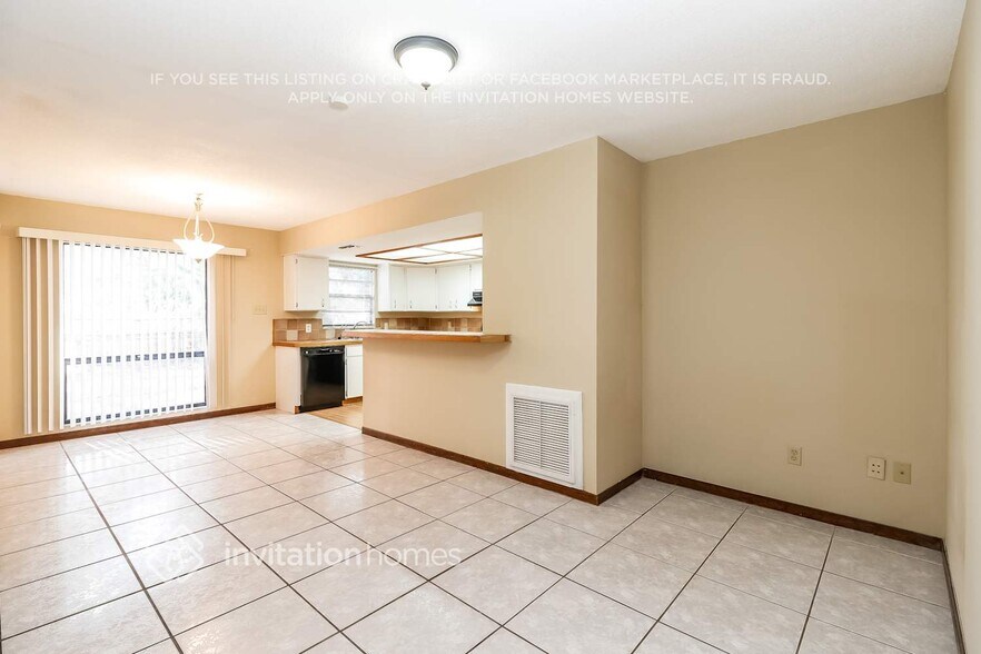 Building Photo - 10992 124th Ave N