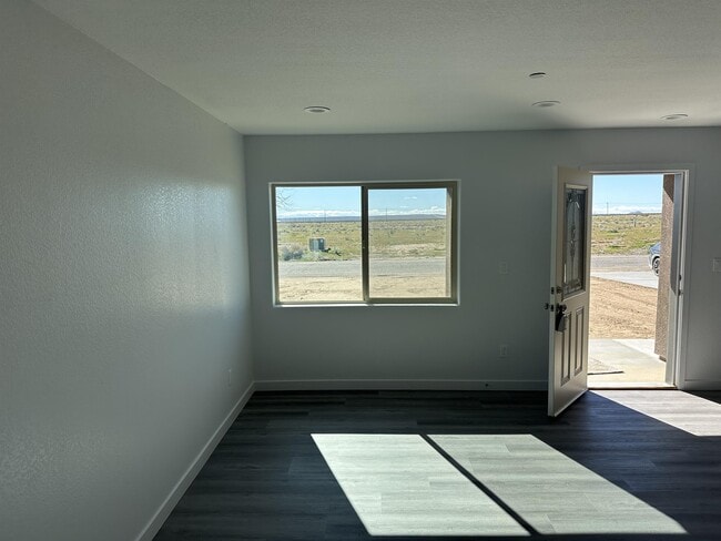 Building Photo - 7343 Dogwood Ave