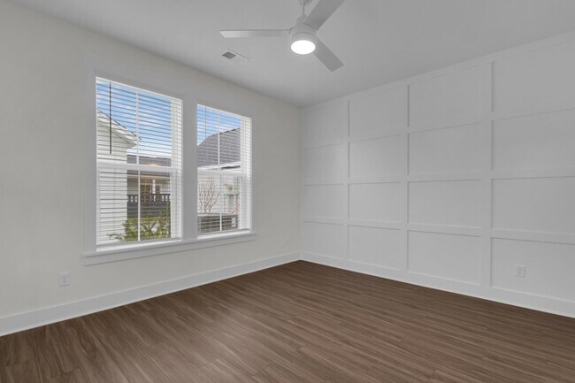 Building Photo - 268 Symphony Ave