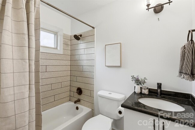 Building Photo - 1642 Washington Ave