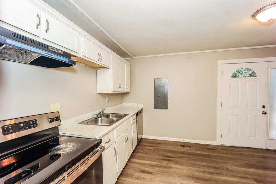Building Photo - 6608 Dorian Dr