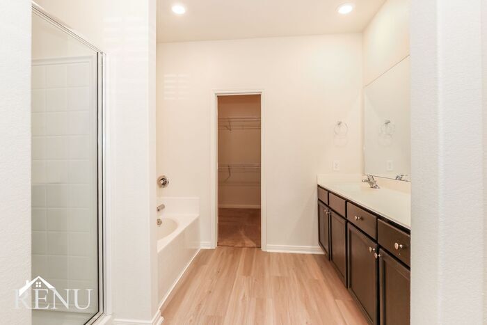 Building Photo - 10659 Lost aples Dr