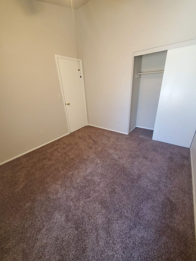 Building Photo - All Cleaned Up!