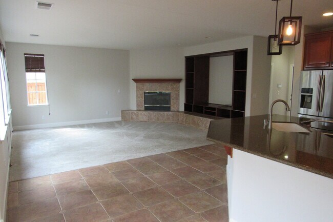 Building Photo - Gorgeous 5 Bed/4.5 Bath with Office in Perfect San Ramon Location