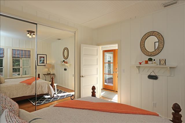 Building Photo - Coming Soon! La Canada Flintridge Contempo...