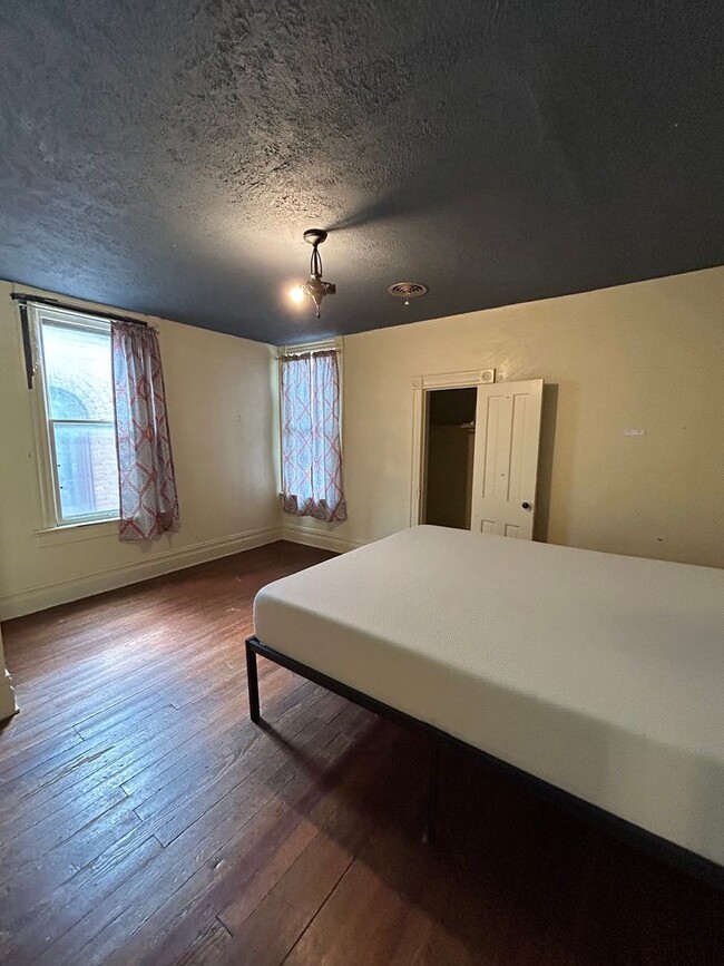 Building Photo - Charming Historic 4-Bedroom Home in the He...