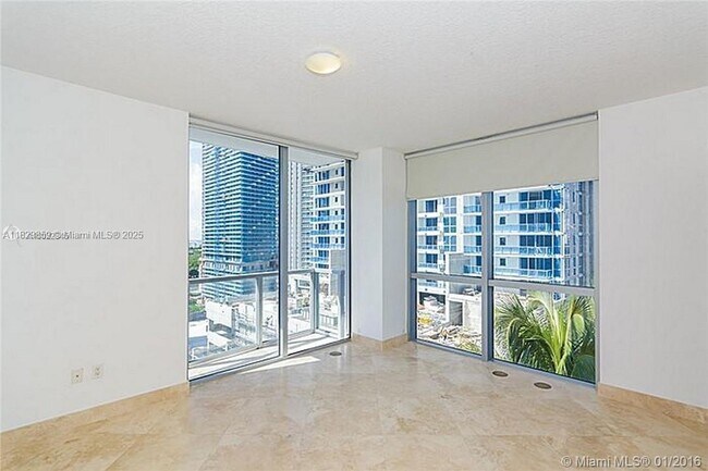 Building Photo - 1060 Brickell Ave