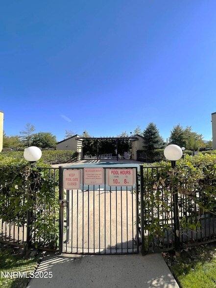 Building Photo - 2450 Lymbery St