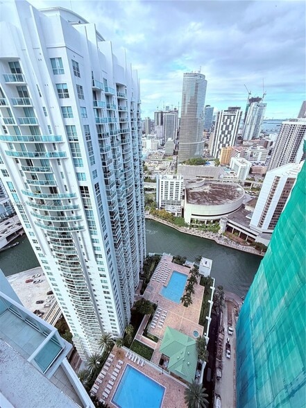 Building Photo - 41 SE 5th St