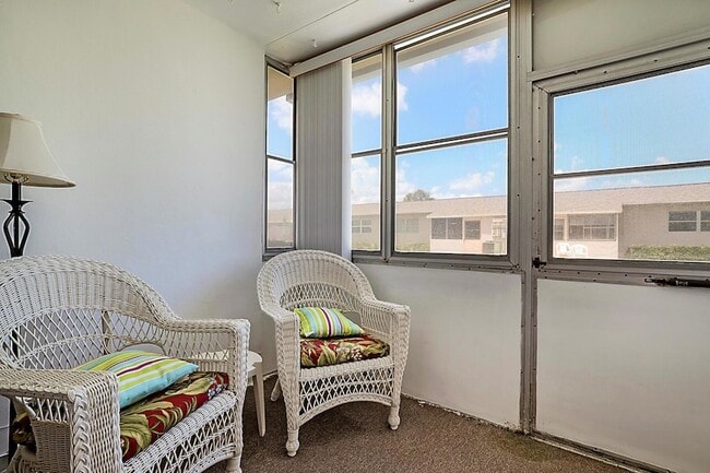 Building Photo - 2703 Dudley Dr W