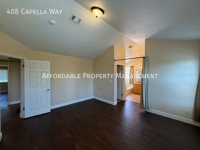Building Photo - 408 Capella Way
