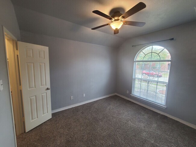 Building Photo - Rowlett Home in Great Location w/ Community Park, Pools, & Playground. Includes All Appliances!